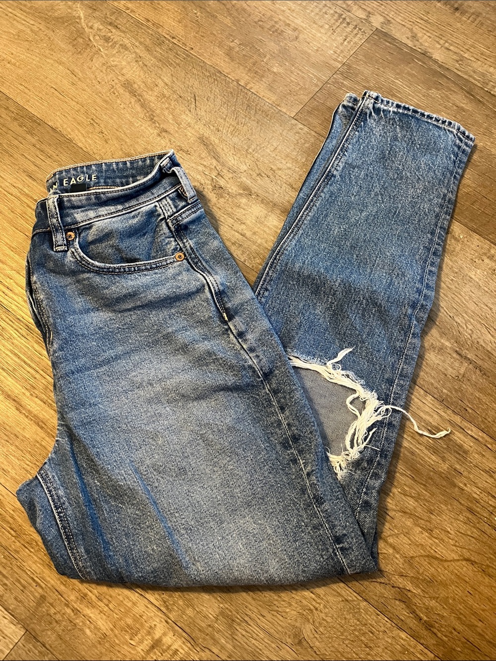 American Eagle Outfitters Strigid Women's Light Blue Ripped Skinny Jeans